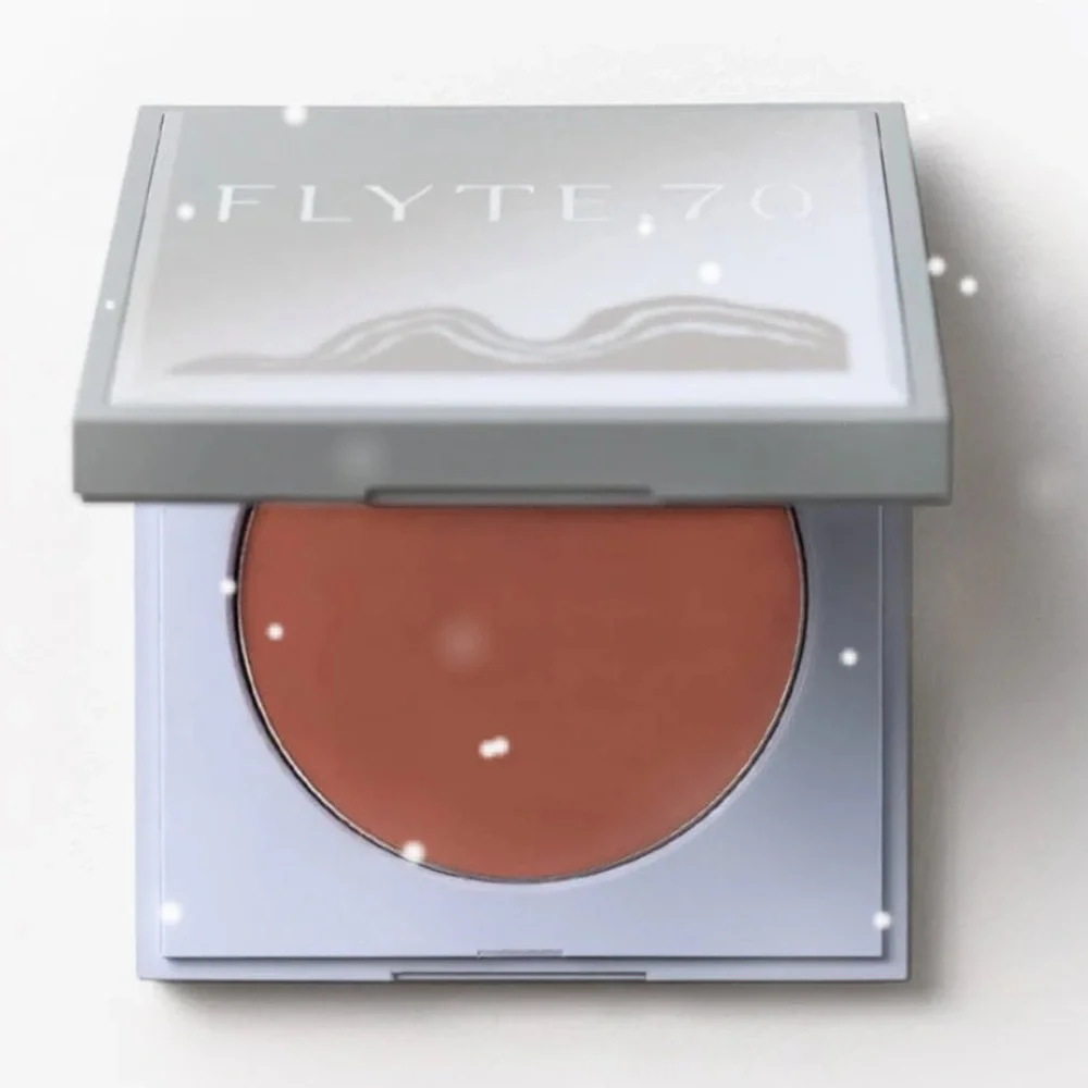 HazyCheek.Crème Look Of Love